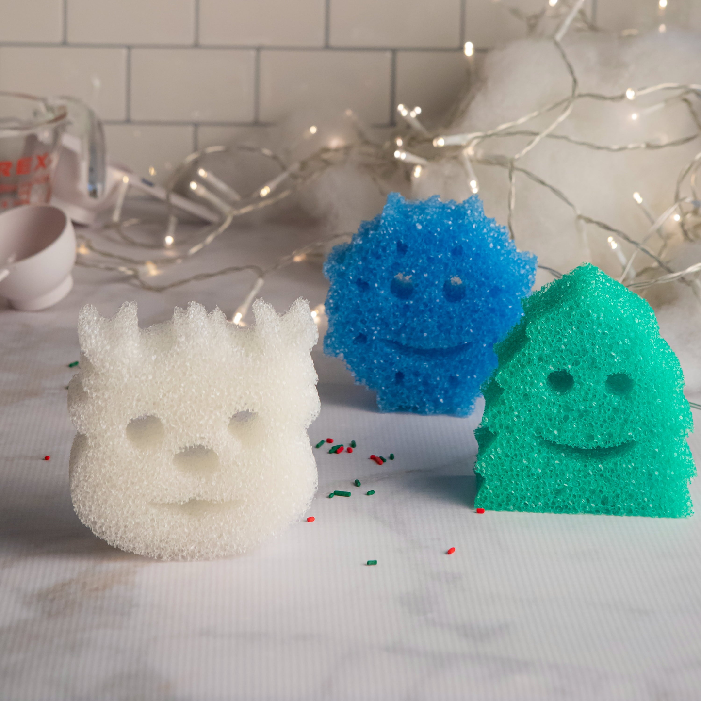 Scrub Mommy Winter Snowflake Non-Scratch Cleaning Sponge product photo